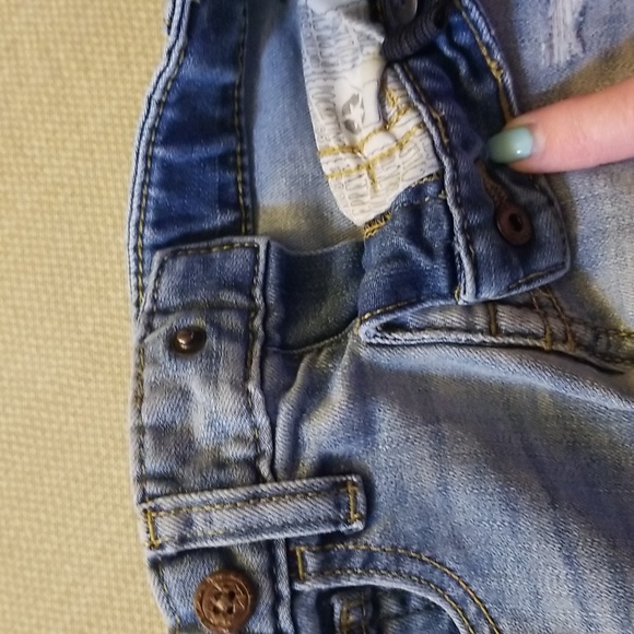 ❣5 for $25 Sale❣ Distressed Jeans and T- Shirt - Picture 5 of 9